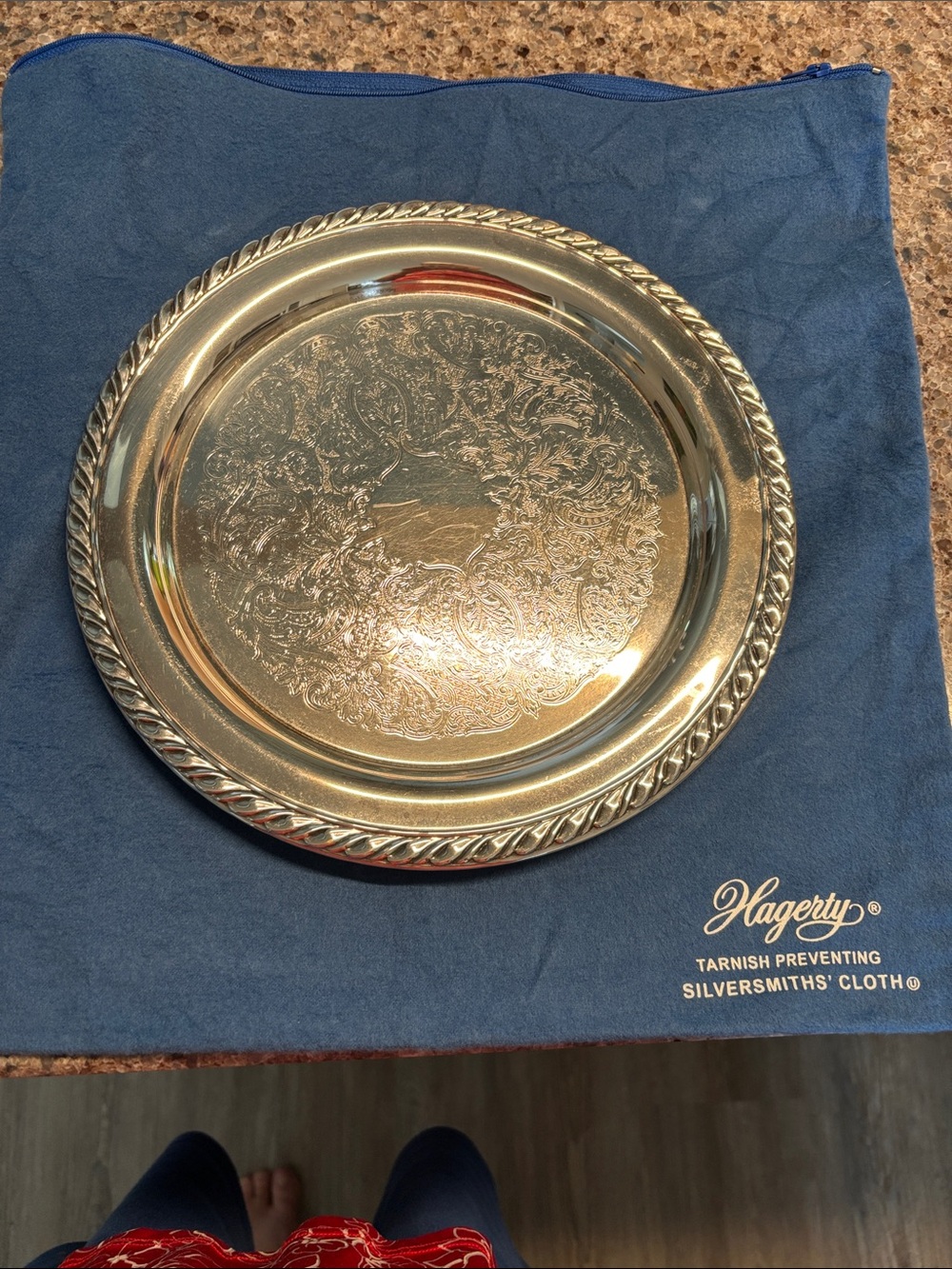 Elegant Oneida 10 inch silver plate Decorative Serving Tray with storage bag